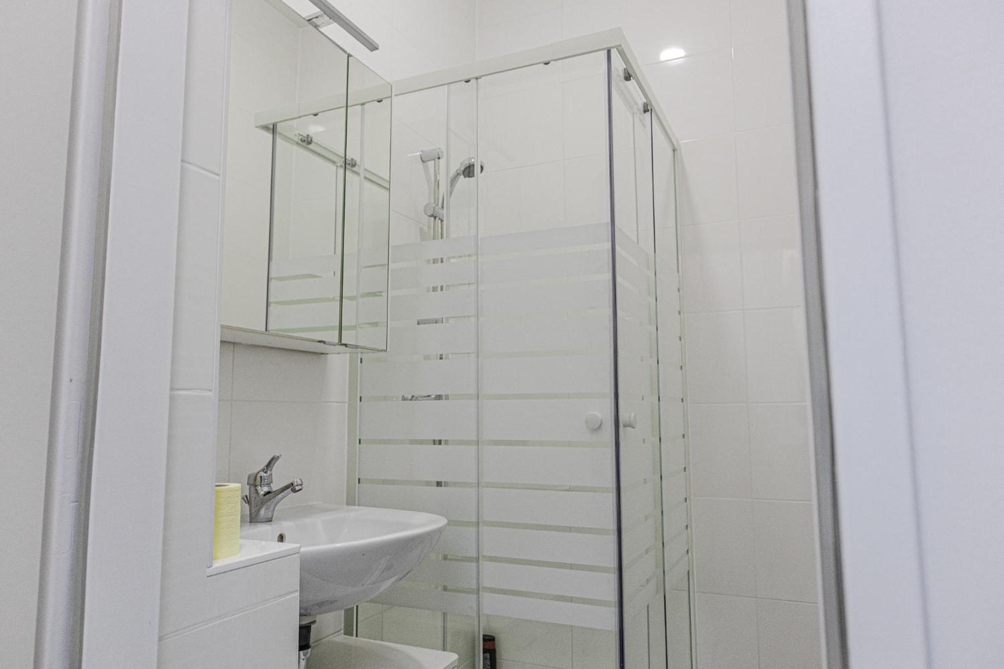 Affordable 5-Br Shared Apartment / Enkplatz U3 Getaway Βιέννη Εξωτερικό φωτογραφία