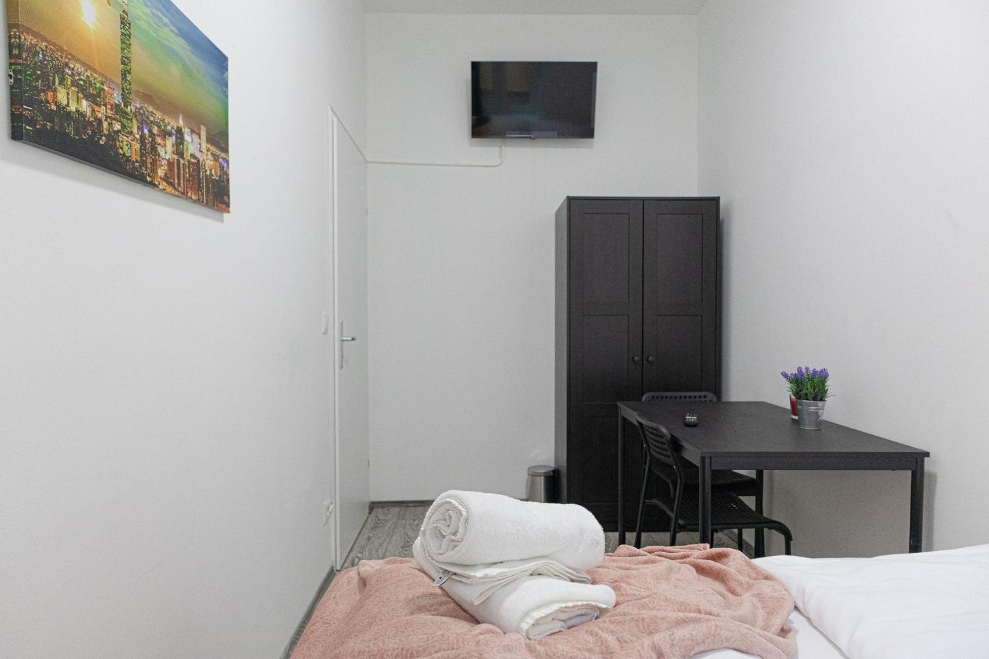 Affordable 5-Br Shared Apartment / Enkplatz U3 Getaway Βιέννη Εξωτερικό φωτογραφία